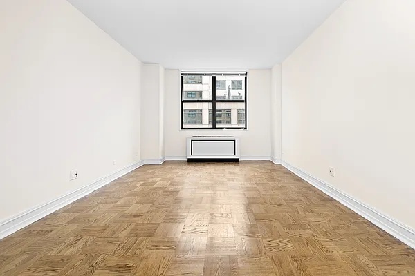 Rented by Bond New York | media 19