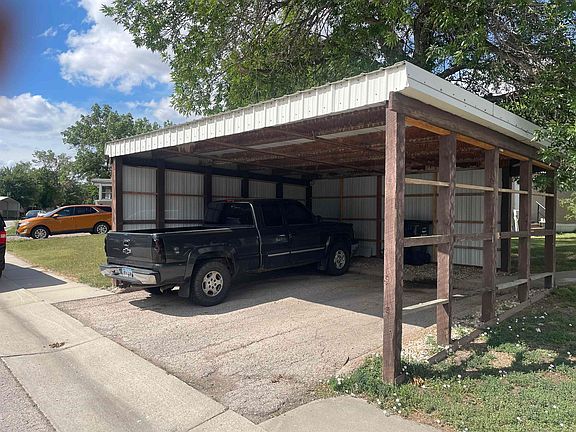 2nd image of 1702 E Highway 44