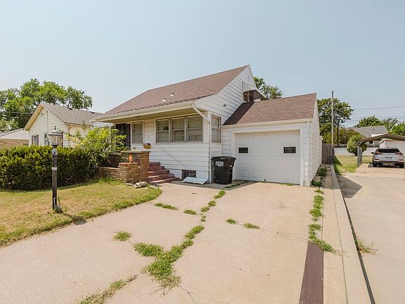 3rd image of 305 Lawrence St