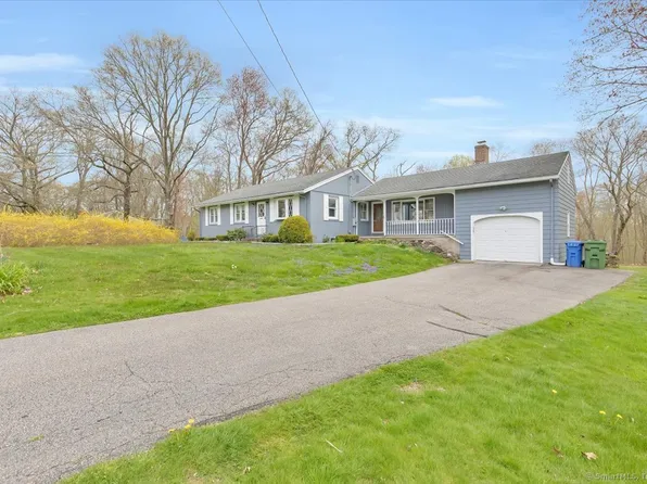 6 Harlan Place, East Hampton, CT 06424