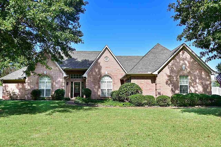 1st image of 126 Cottonwood Dr