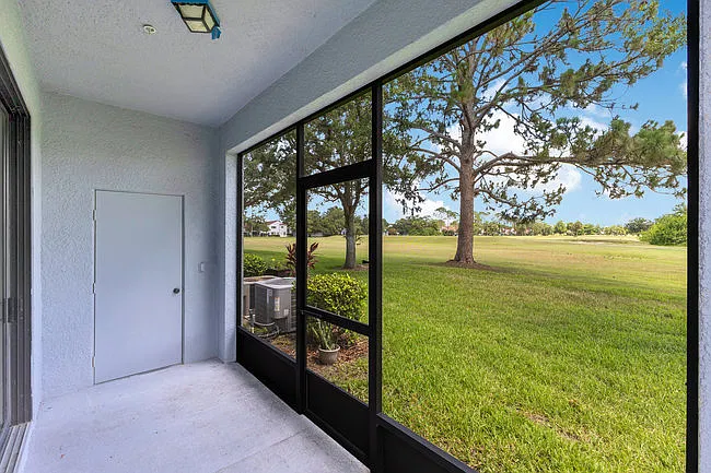 3 bed, 2.5 bath, 1974 sqft, $2,150 — Photo 1