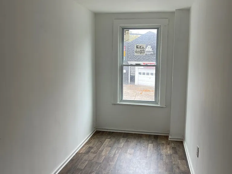 108 2nd Ave — Photo 6