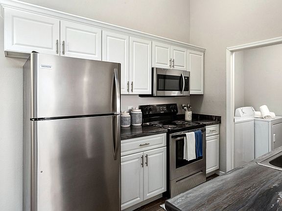 Love your heart of the home with our contemporary kitchens offering style and convenience.