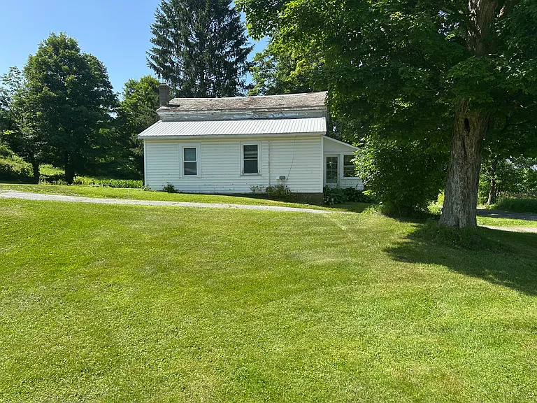 120 Coach Rd — Photo 2