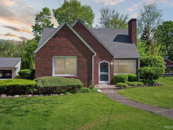 5720 Parkside St, Monroe, MI 48161