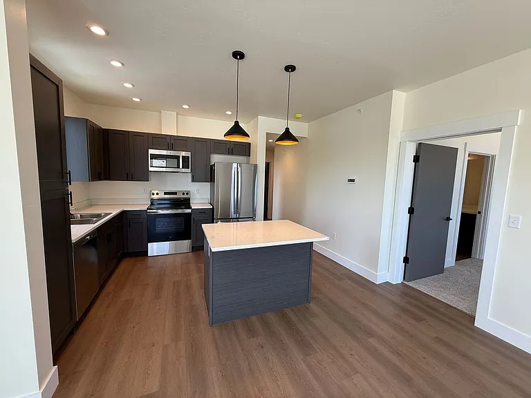 702 Victory Ln — Photo 27