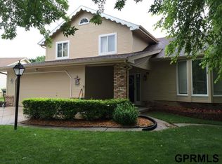 1203 Castana Cir, Papillion, NE 68046