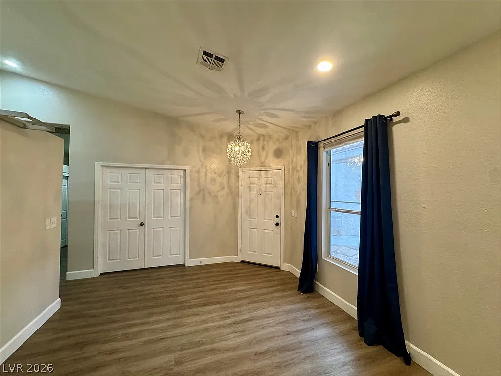 3 bed, 2.0 bath, 1742 sqft, $2,375 — Photo 4