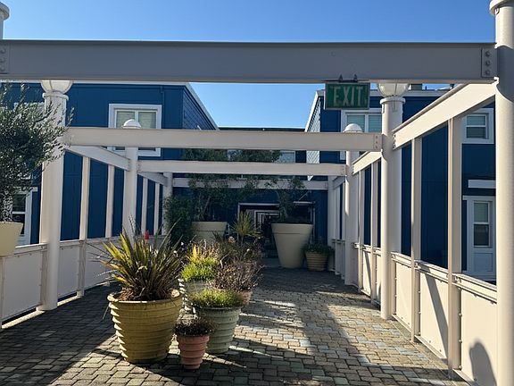 Community public area, managed by HOA, suitable for a walk after dinner.