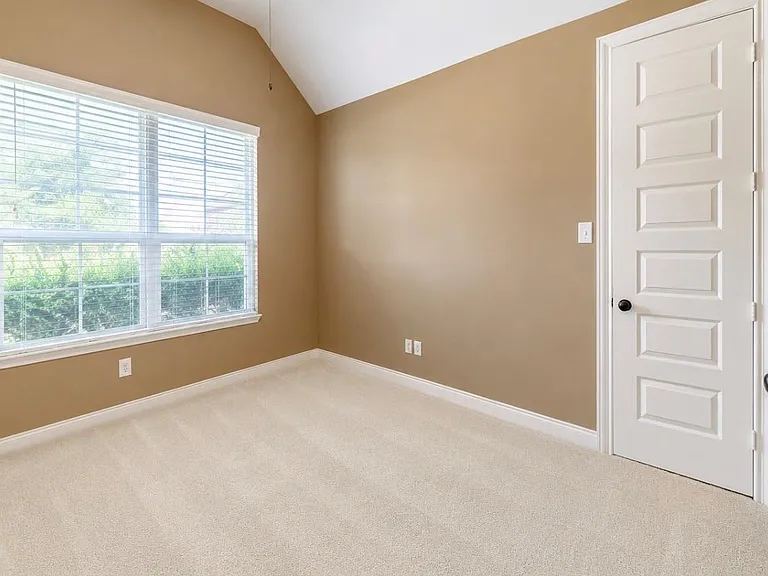 4607 Rockton Hills Ln — Photo 18