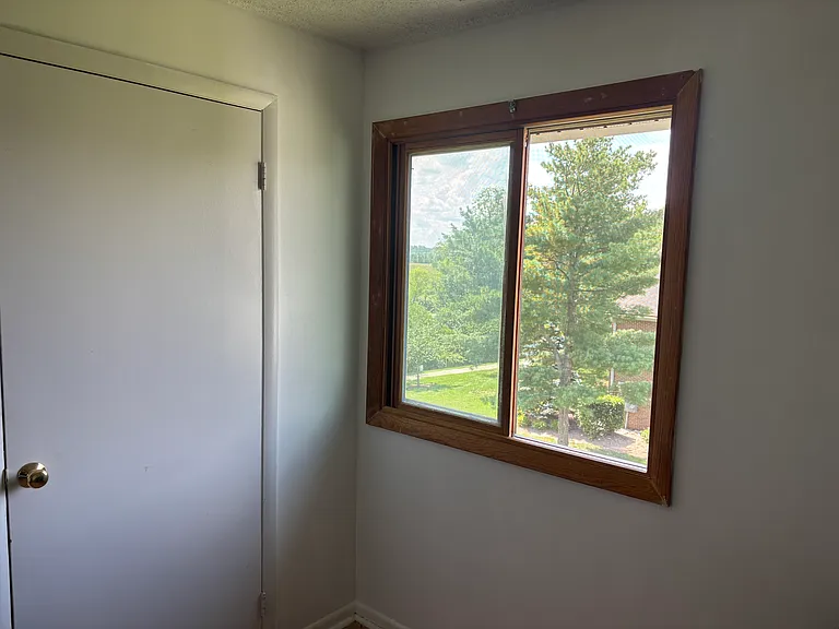 1221 Ravens Crest Dr — Photo 23