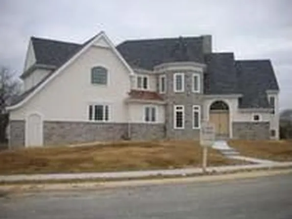 351 Millpond Dr, Lititz, PA 17543