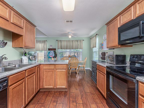 5th image of 825 Pantera Dr