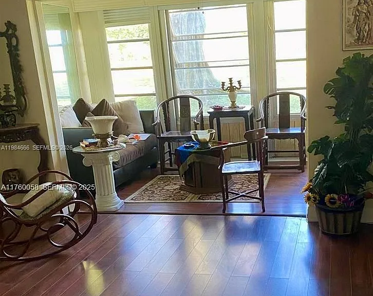 1035 Country Club Dr #104 — Photo 2