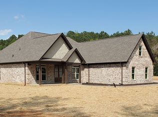 99 Walnut Creek Ln, Killen, AL 35645