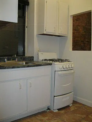 Rented by Tower Brokerage | media 19