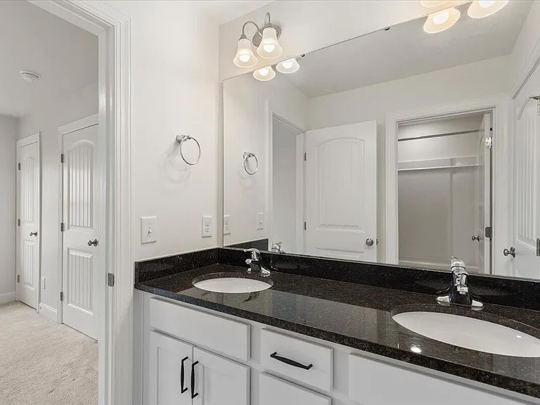 155 Bourne Dr — Photo 34