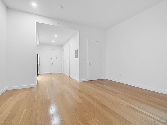 5th image of 37 Wall St APT 5L
