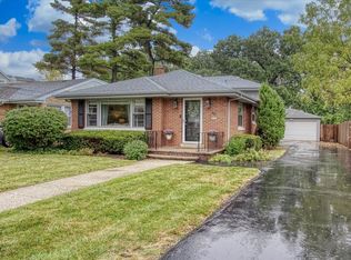 441 S Riverside Dr, Villa Park, IL 60181