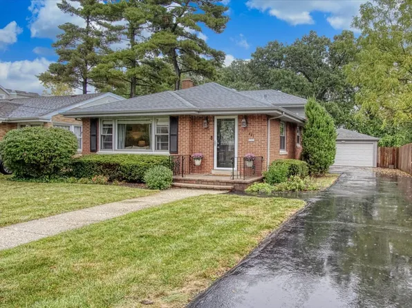 441 S Riverside Dr, Villa Park, IL 60181