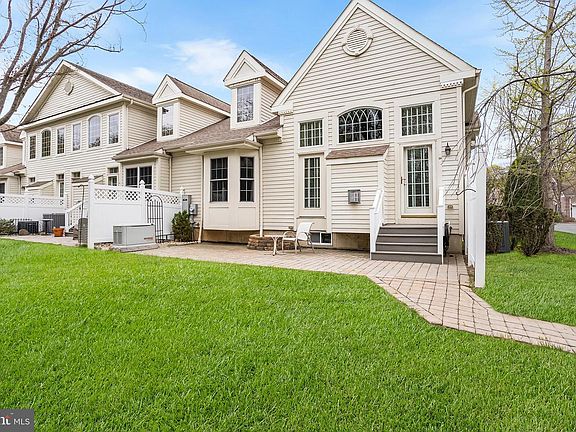3rd image of 34 Schindler Ct