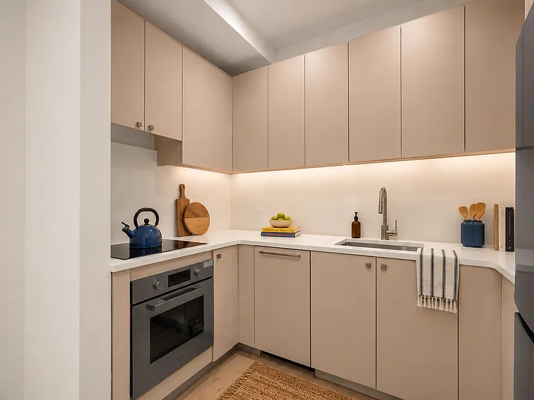 1861 Amsterdam Ave #211 — Photo 3