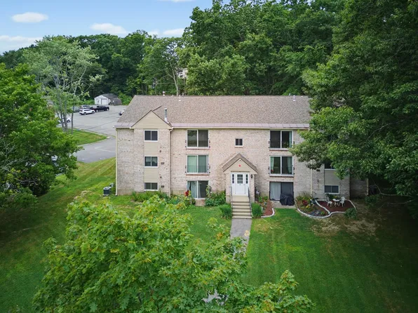 5 Brookside Drive #9, Exeter, NH 03833