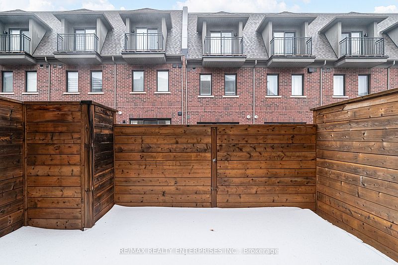 Oakville Townhouse for rent - 3 Bedrooms — photo 30