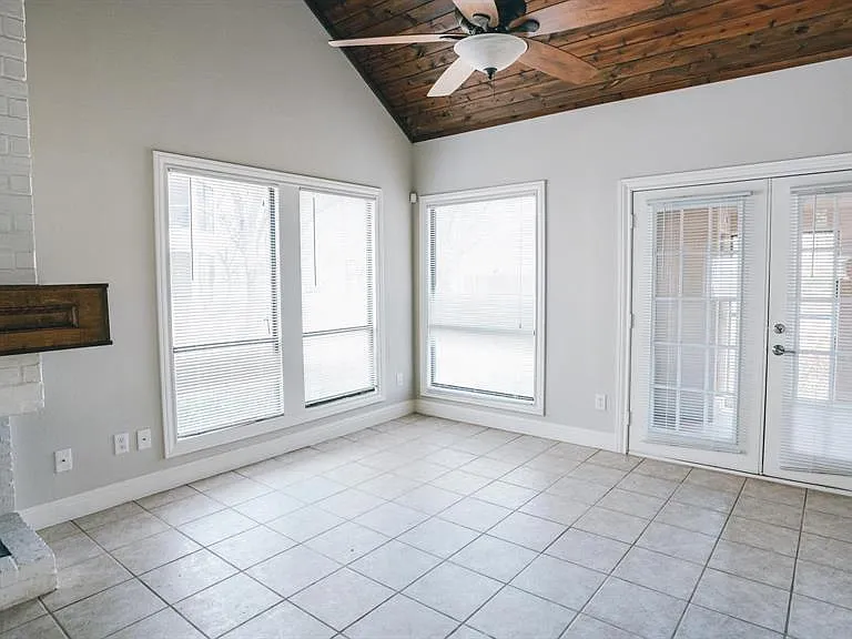 4144 Greystone Way #104 — Photo 8