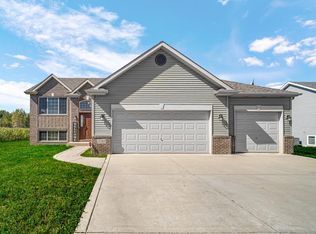 6788 Whitcomb St, Merrillville, IN 46410