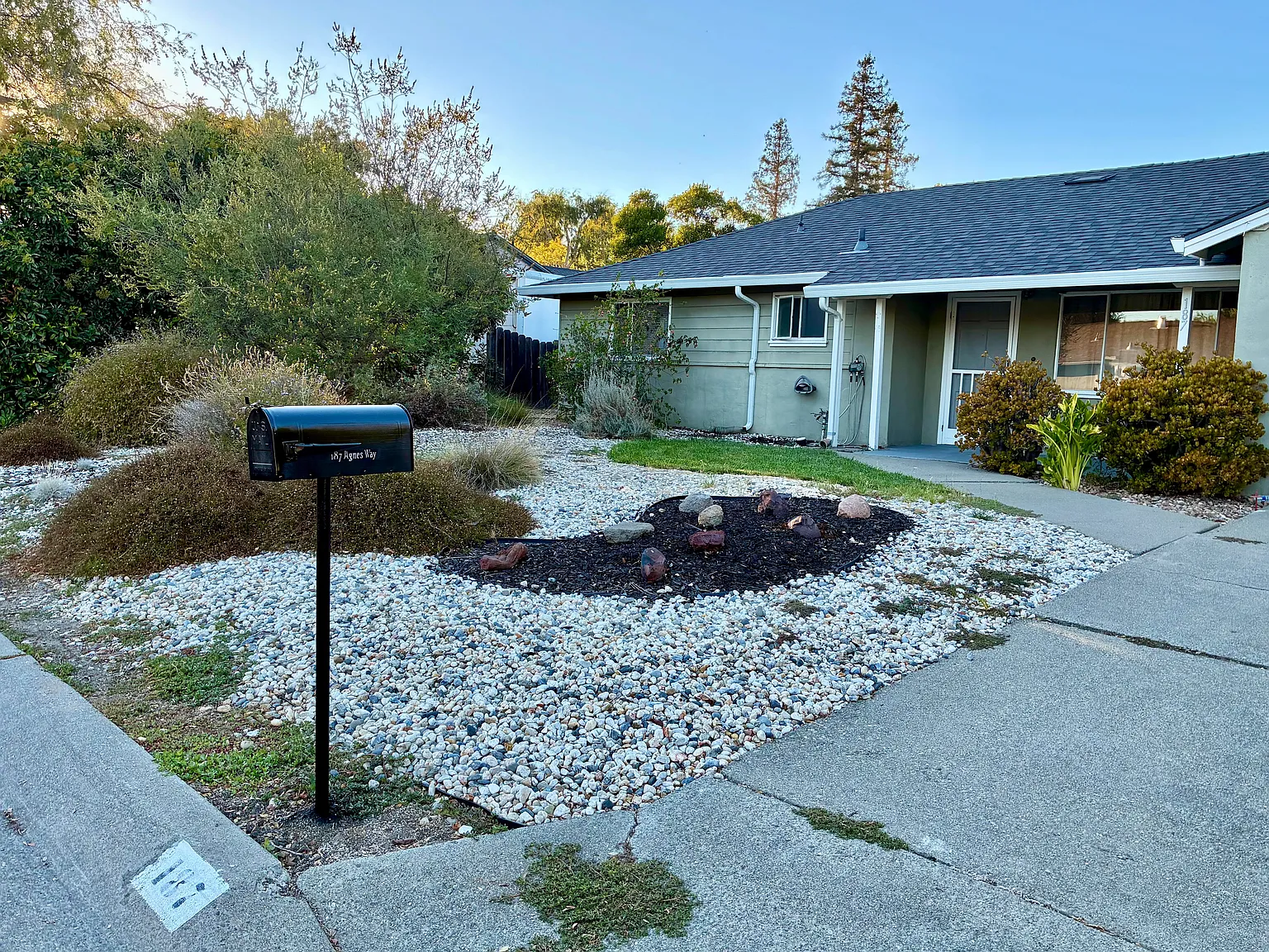 187 Agnes Way — Photo 4