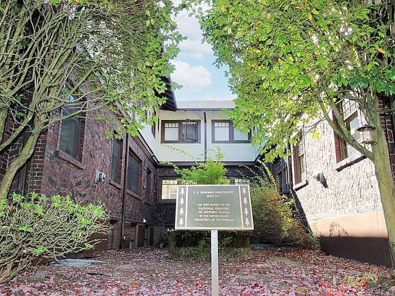 3rd image of 1636 NE Tillamook St #2