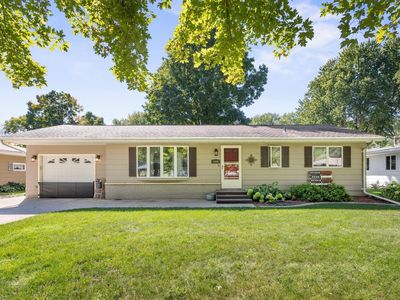 1086 Sherwood St SE, Hutchinson, MN, 55350