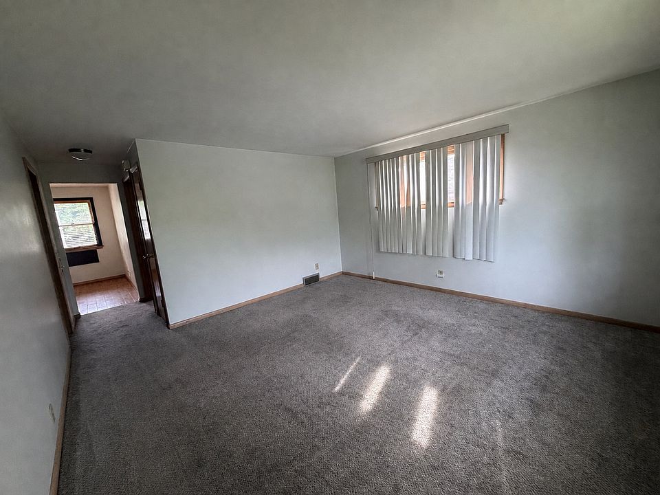 1st image of 809 John St #4
