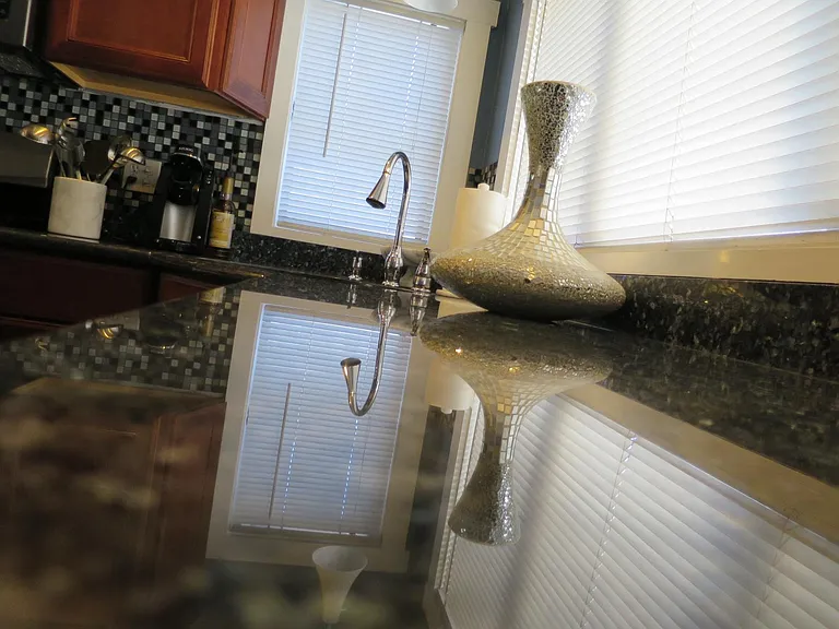 185 Winthrop St #1B — Photo 8