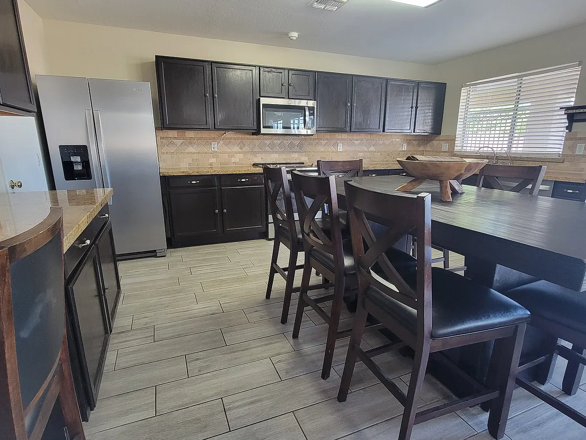Kitchen - 7404 S 30th Ln