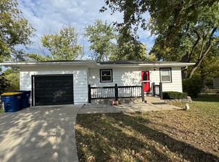 4 Sharps Ct, Eudora, KS 66025