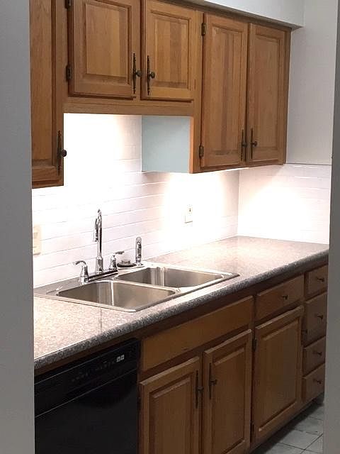 2nd image of 1805B S Brightside View Dr