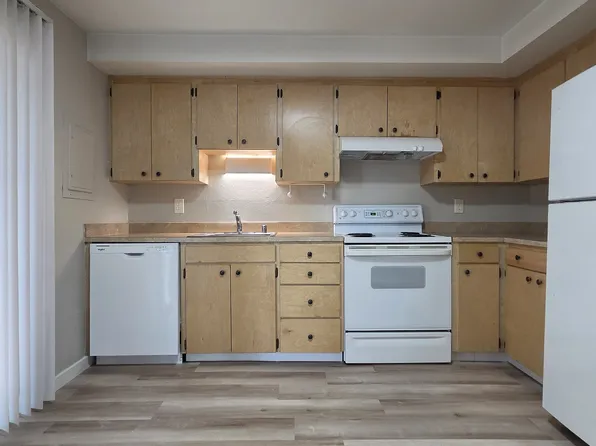 11915 NE 18th St APT N, Vancouver, WA 98684