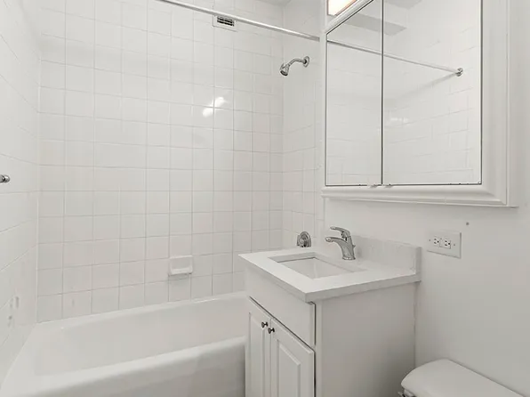 136 East 55th Street image 7 of 7