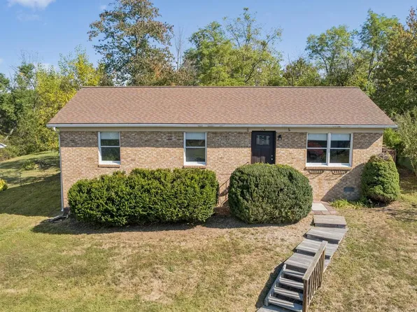 226 Somerset Dr, Stephens City, VA 22655