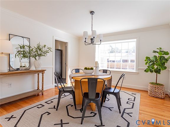 5th image of 8109 Diane Ln