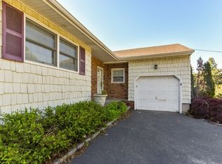 876 Chester Rd, Sayville, NY 11782