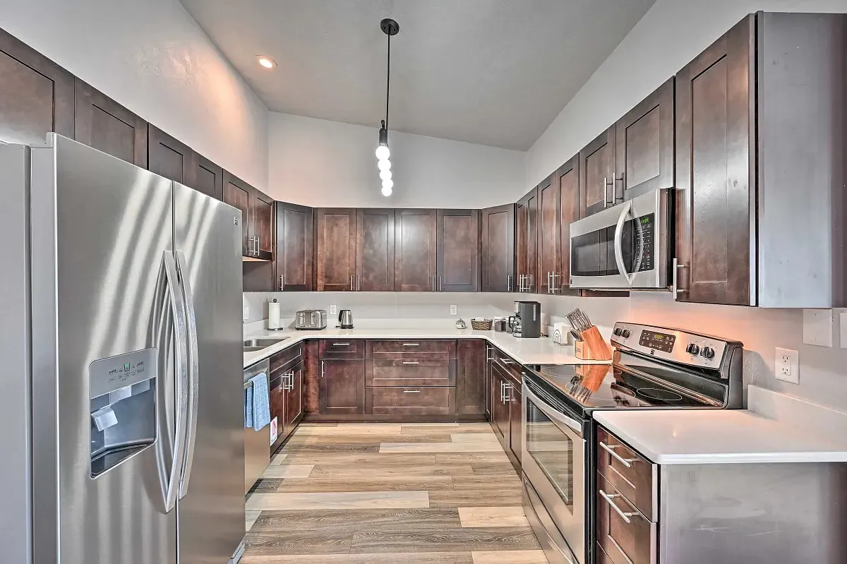 623 Cedar Ln — Photo 3