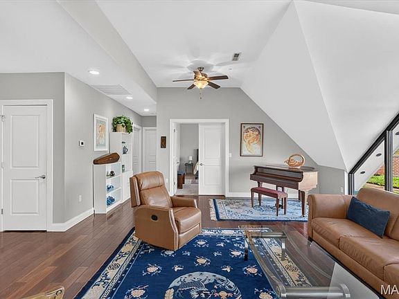 4th image of 6451 Clayton Rd APT 405
