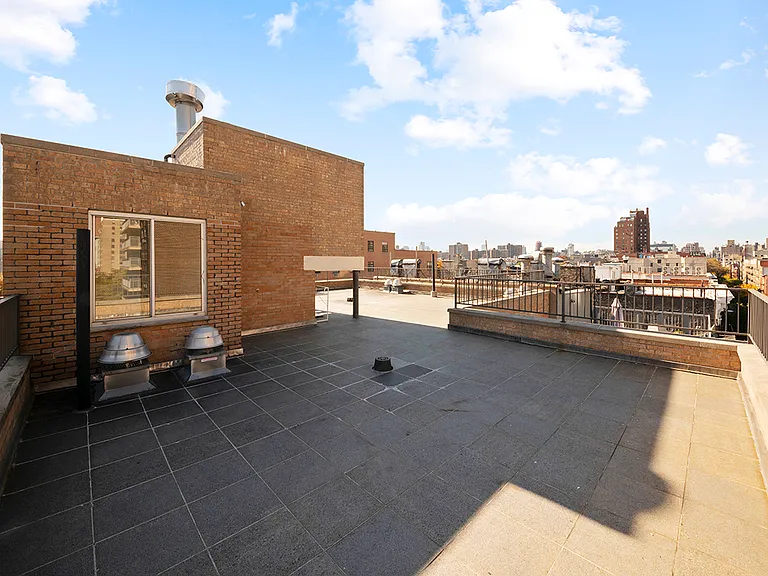 424 E 10th St #4C — Photo 7