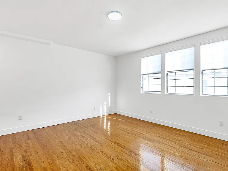 1827 N Wilcox Ave — Photo 8
