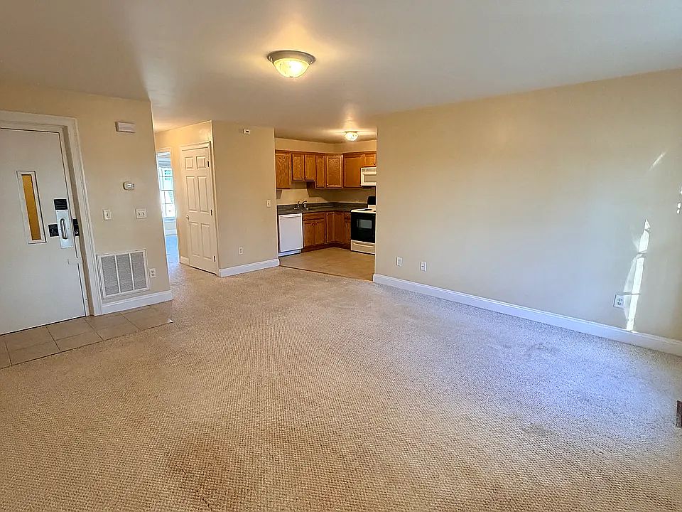 1st image of 125 Main St #404M