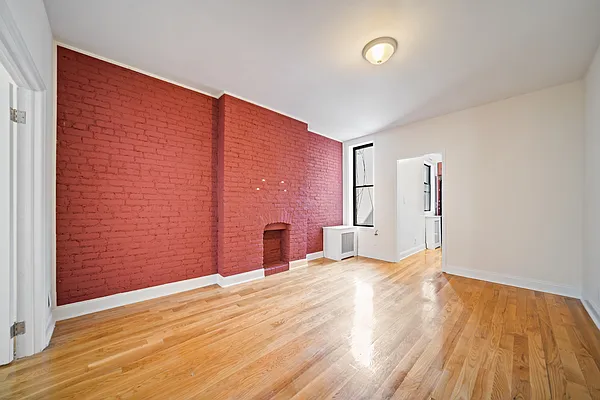 Rented by Bond New York | media 3